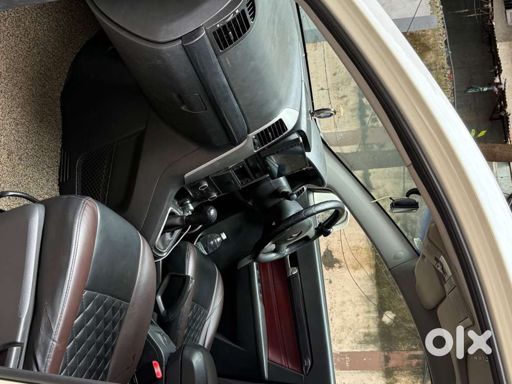 It Comes With 2000 Cc Engine And Very Powerful Engine & Pickup