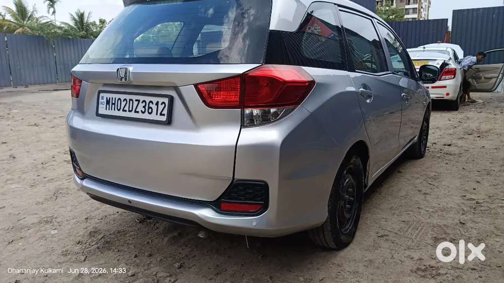 Honda Mobilio S I-vtec  Petrol + Cng  1.26 L Km  Insurance Valid