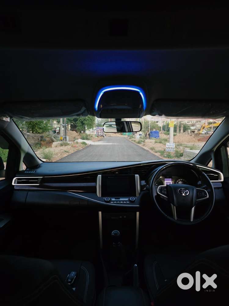 Toyota Innova Crysta 2.4 V, 2016, Diesel