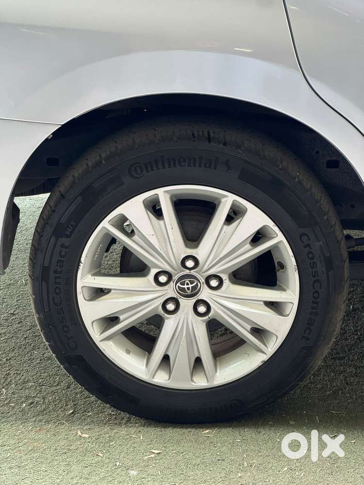 Toyota Innova Crysta 2.8z Automatic, 2017, Diesel