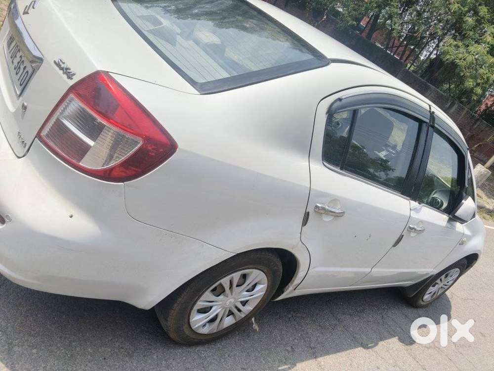 Maruti Suzuki Sx4 Vxi Bsiv, 2013, Petrol