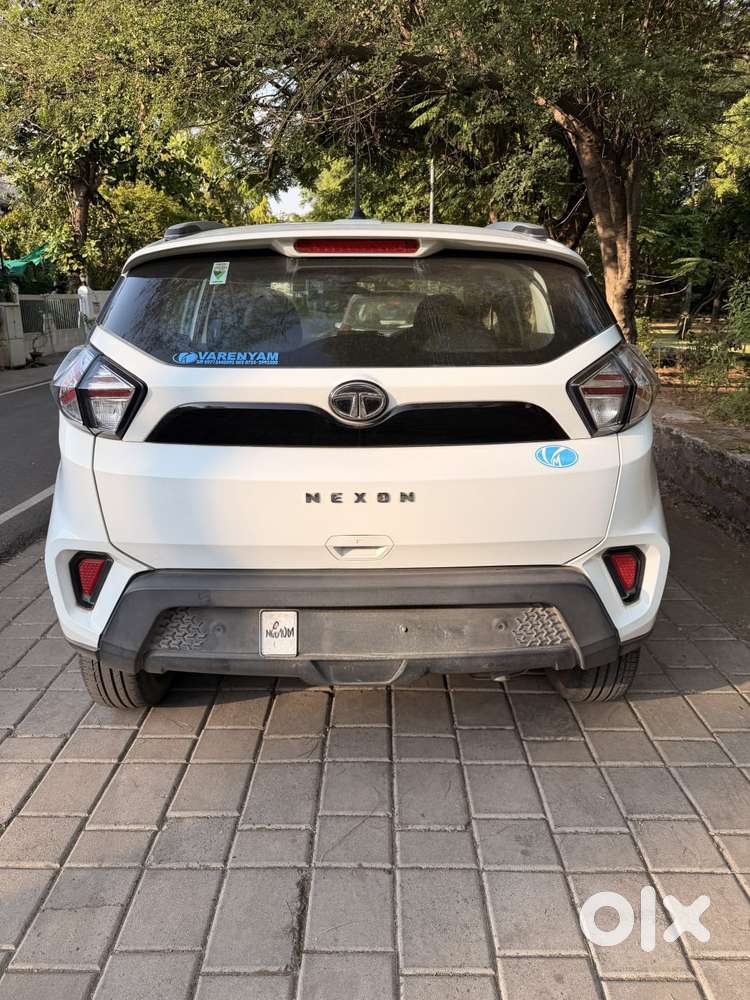 Tata Nexon 1.2 Revotron Xm (s), 2023, Petrol