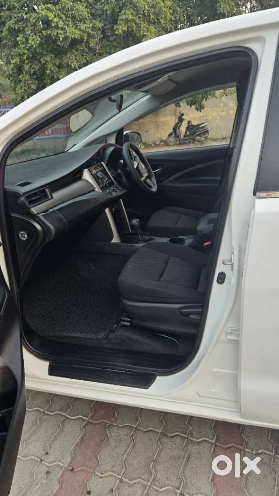 Toyota Innova Crysta 2.8 Gx Automatic 7 Str, 2017, Diesel