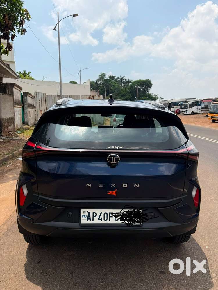 Tata Nexon 2025 Petrol Manual