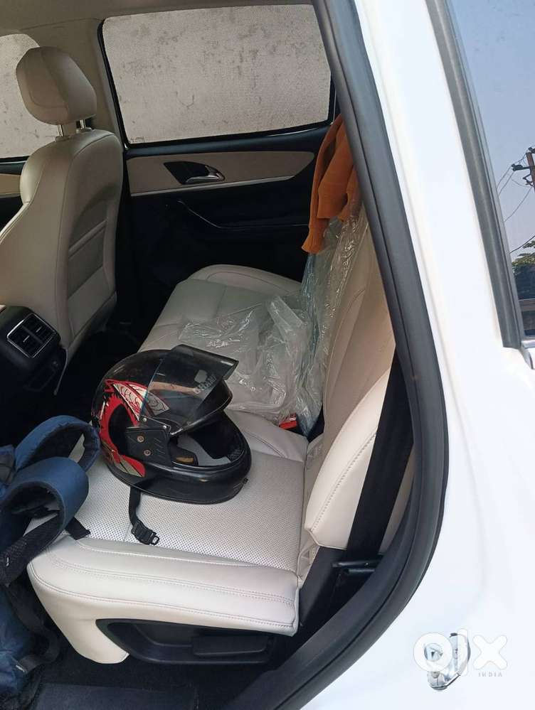 Mahindra Xuv700 Ax7l Diesel Automatic 2024  7,000 Km  Single Owner