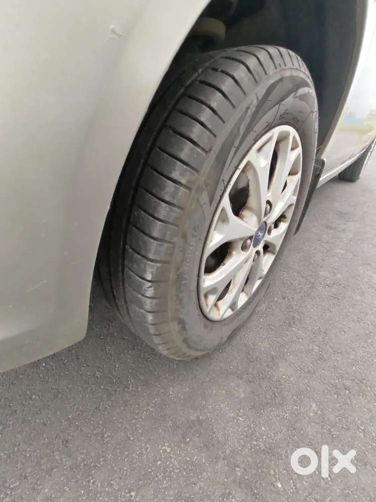Ford Figo 1.2 Petrol Titanium Manual 2013