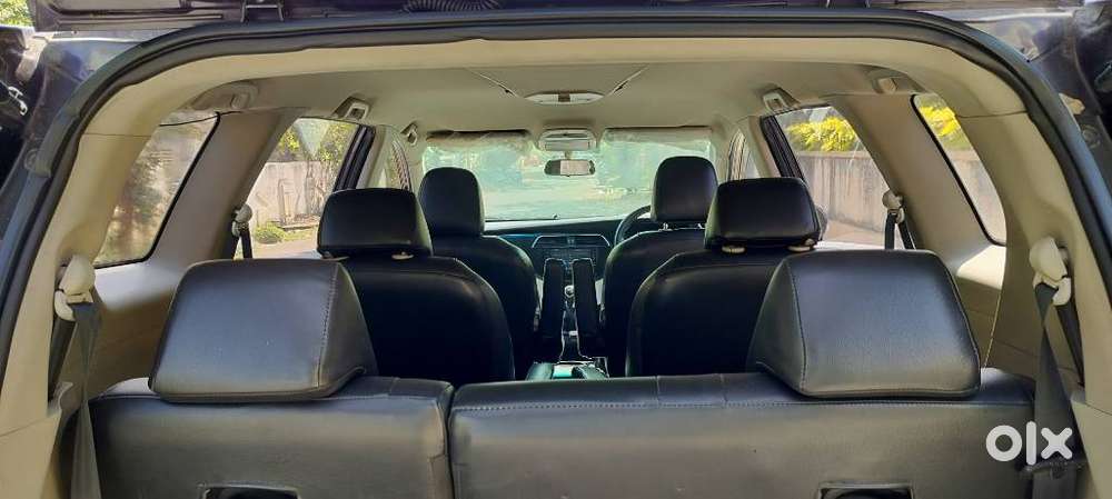 Mahindra Marazzo M6, 2019, Diesel