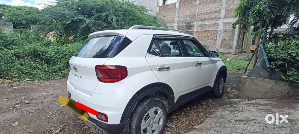 Hyundai Venue 2020 Petrol Well Maintained