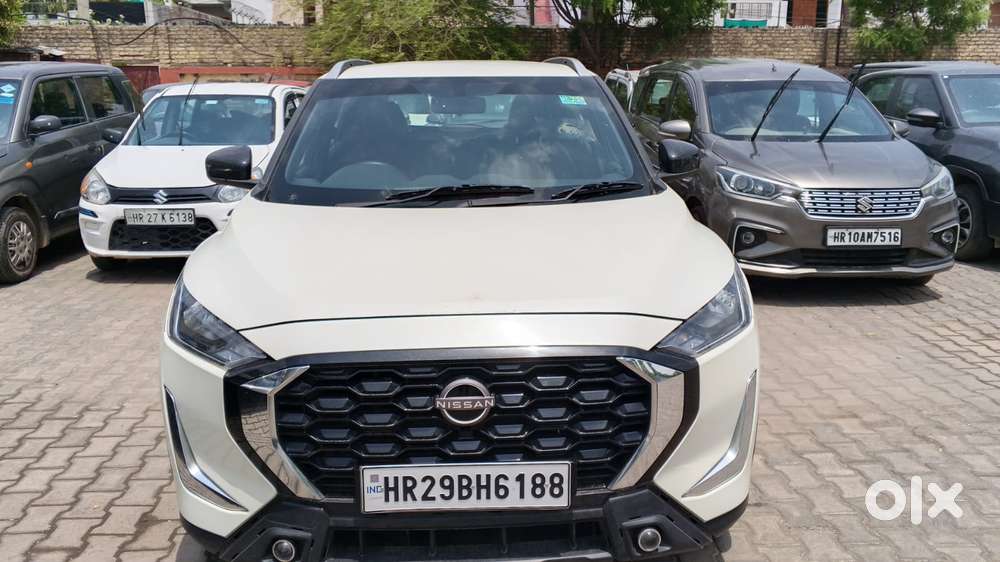 Nissan Magnite 1.0 Xv Premium, 2025, Petrol