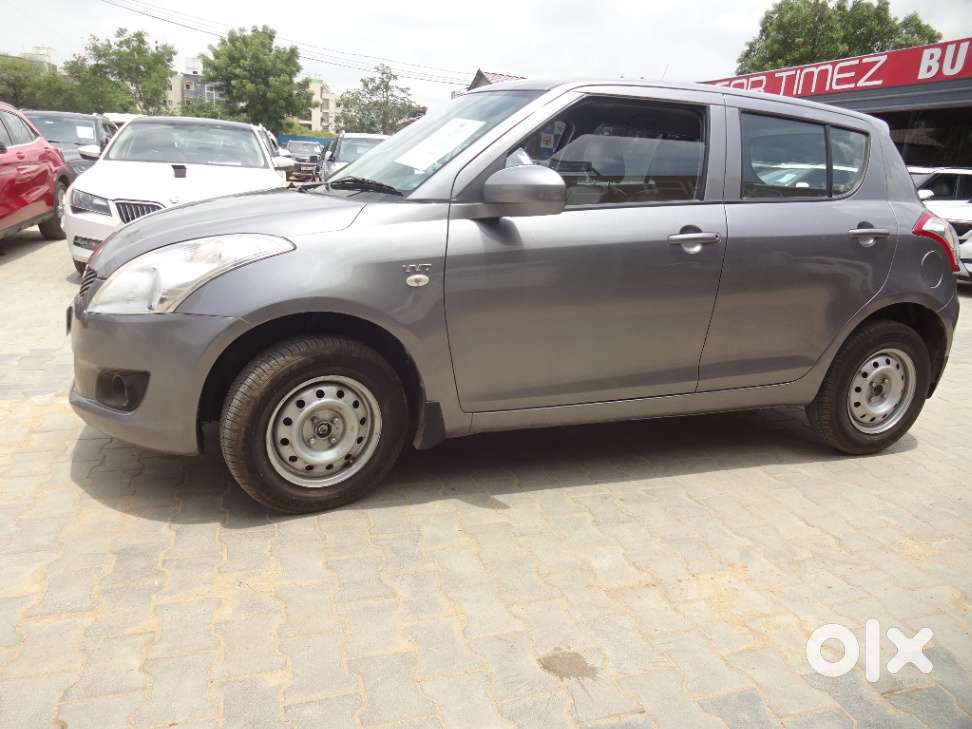 Maruti Suzuki Swift Lxi Bsiv, 2013, Petrol