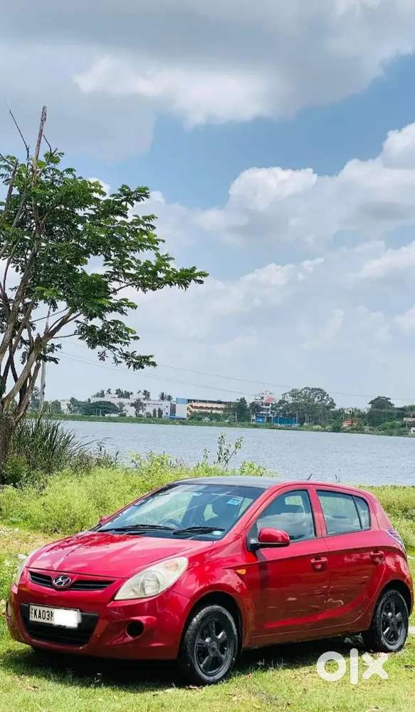 I'm Selling My Hyundai I20 Asta Top End Model With Magwheela