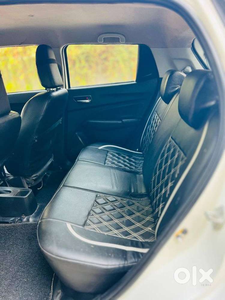 Maruti Suzuki Swift Vxi + Manual, 2022, Petrol