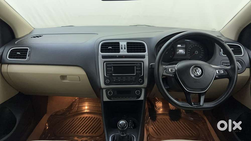 Volkswagen Polo Petrol Highline 1.2l, 2015, Petrol