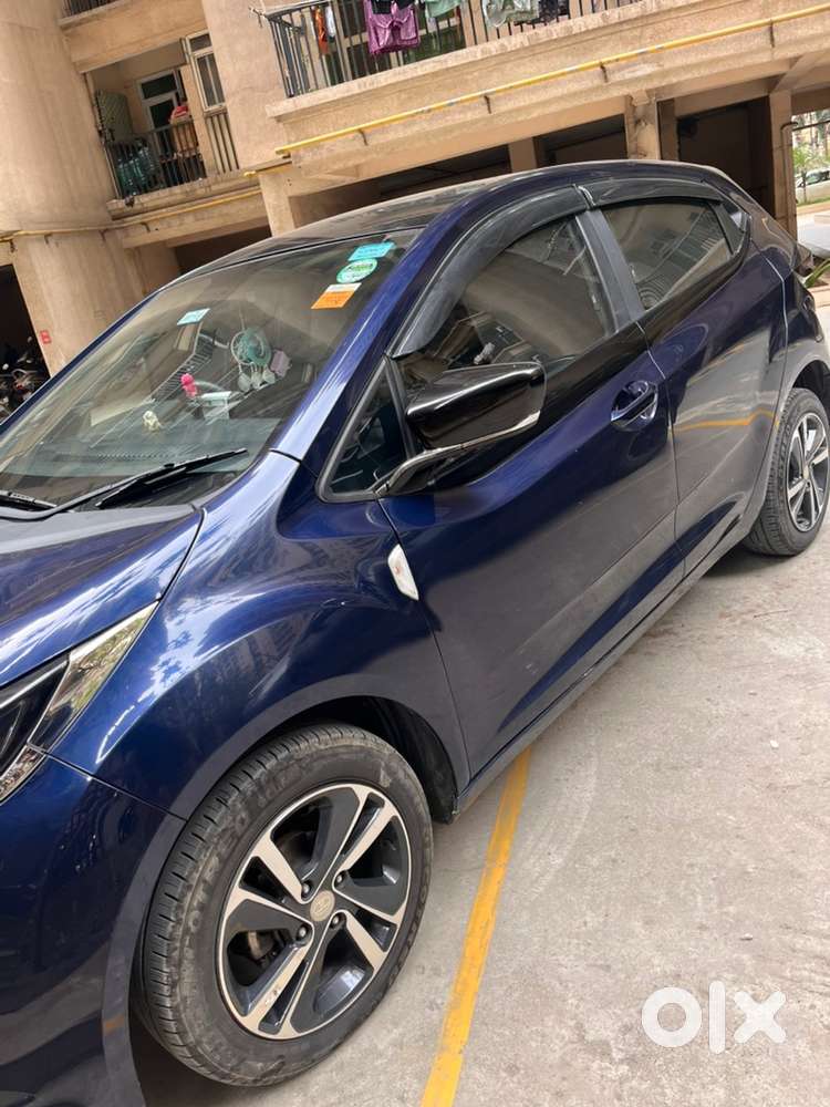 Tata Altroz Petrol 2024