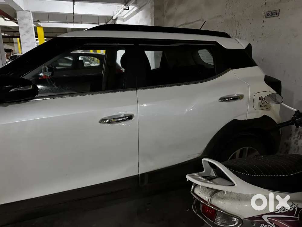 Brand New Xuv 3xo Ax5 Diesel Manual White Colour