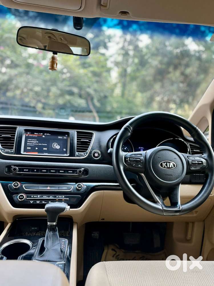 Kia Carnival Premium, 2020, Diesel