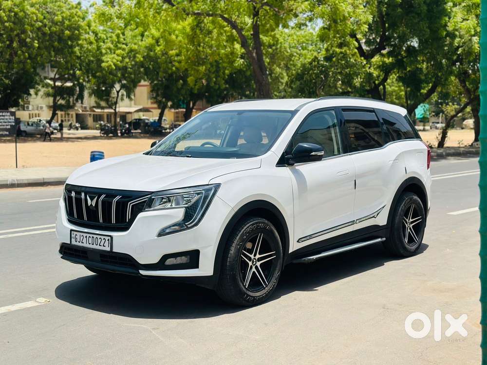 Mahindra Xuv700 2.0 Mx Petrol Mt 5 Str, 2022, Petrol