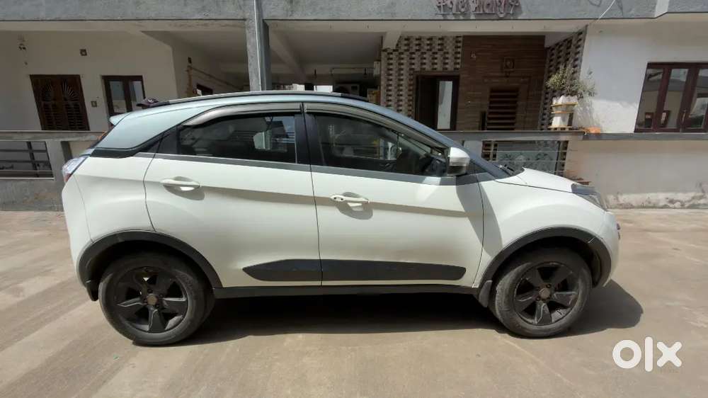 Tata Nexon Petrol Manual 2018