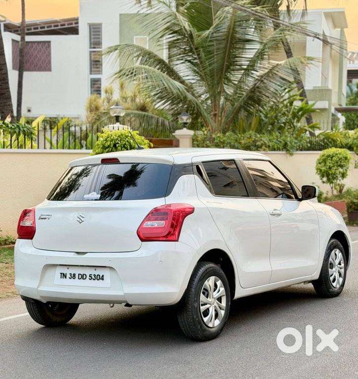 Maruti Suzuki Swift Vxi + Manual, 2023, Petrol