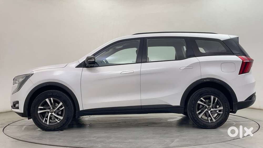 Mahindra Xuv700 2.0 Ax 5 Petrol At Str, 2022, Petrol