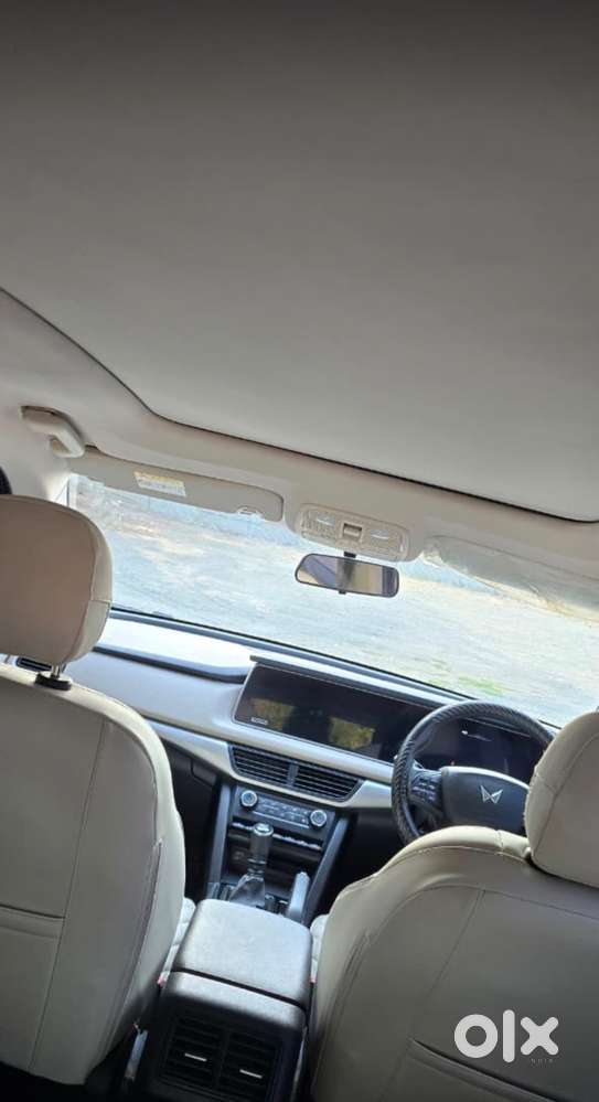 Mahindra Xuv700 2023 Diesel 29000 Km Driven