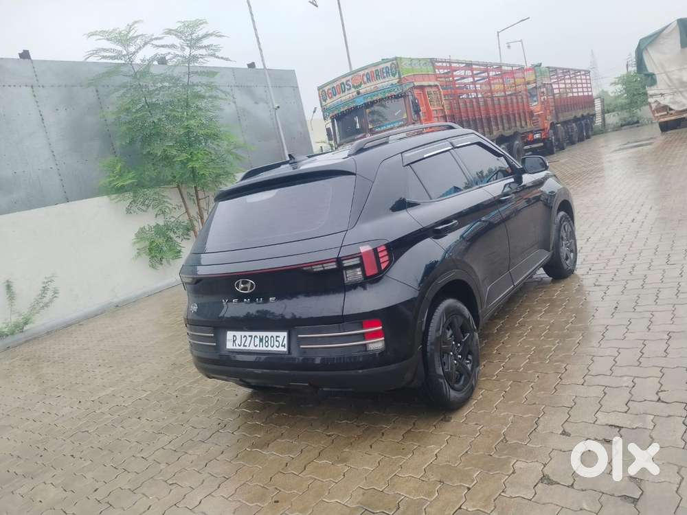 Hyundai Venue Sx 2023 Petrol.   22/12/2023 Model