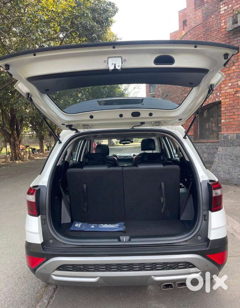 Hyundai Alcazar 2.0 Signature (o) Petrol At 6 Str, 2023, Petrol