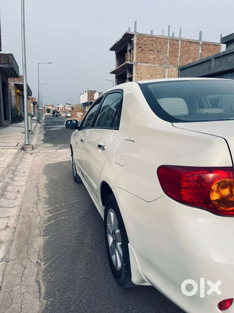 Toyota Corolla Altis [ ] 1.8 Vl At, 2011, Petrol
