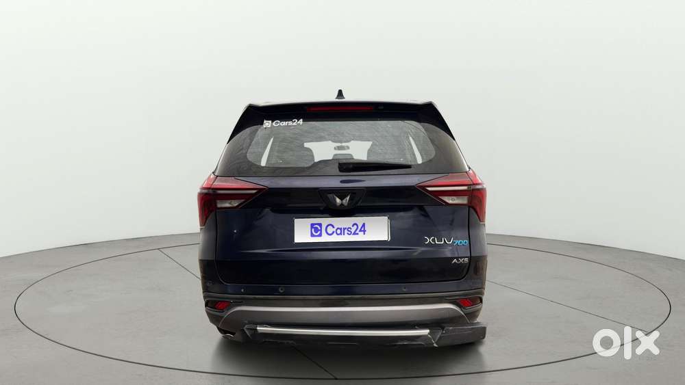 Mahindra Xuv700 2.0 Ax 5 Petrol Mt 7 Str, 2023, Petrol