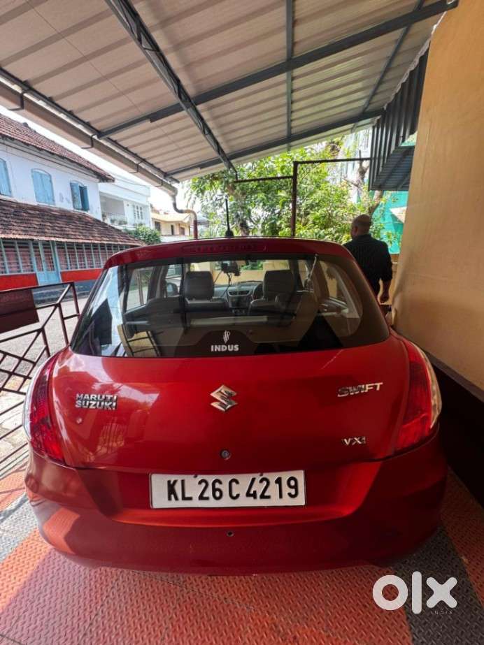 Maruti Suzuki Swift Vxi, 2012, Petrol