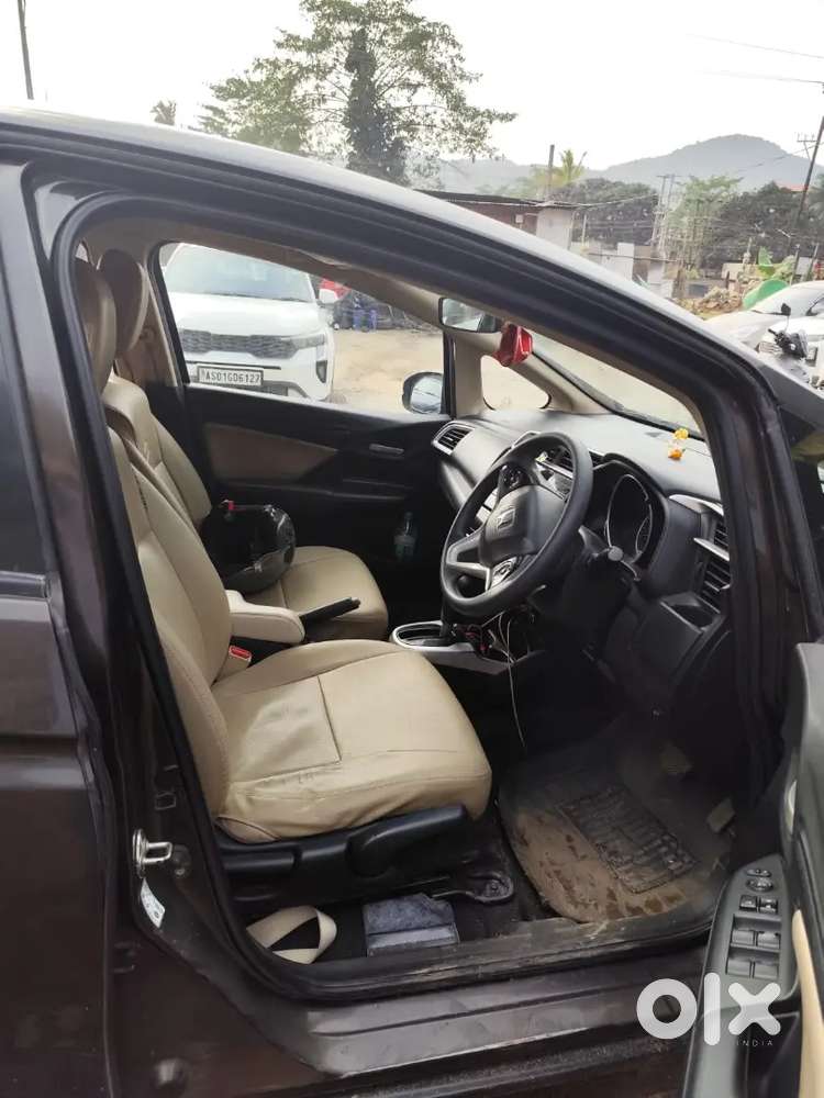 Honda Jazz 1.2 V Cvt I-vtec (2018) For Sale In Excellent Condition