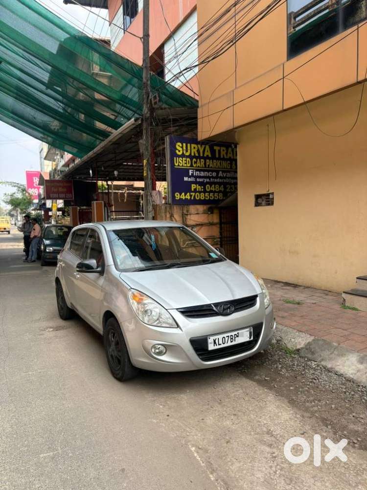 Hyundai I20 2009-2011 1.4 Asta (at), 2010, Petrol