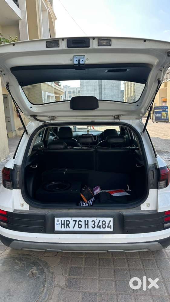 Hyundai Venue Petrol Manual 2023