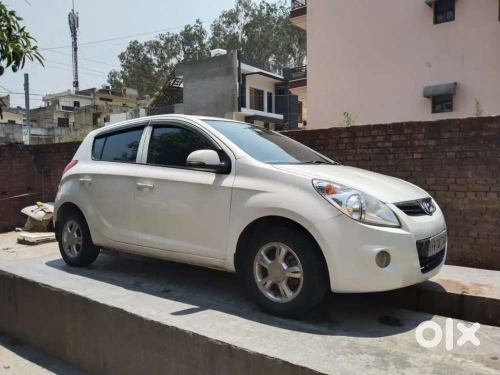 Hyundai I20 2011 Diesel 100000 Km Driven