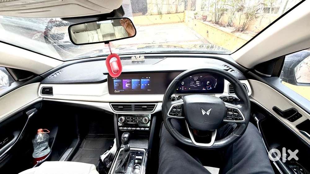 Mahindra Xuv700 2022 Diesel Well Maintained