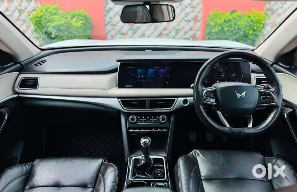 Mahindra Xuv700 2.2 Ax 7 Diesel Mt Luxury Pack Str, 2023, Diesel