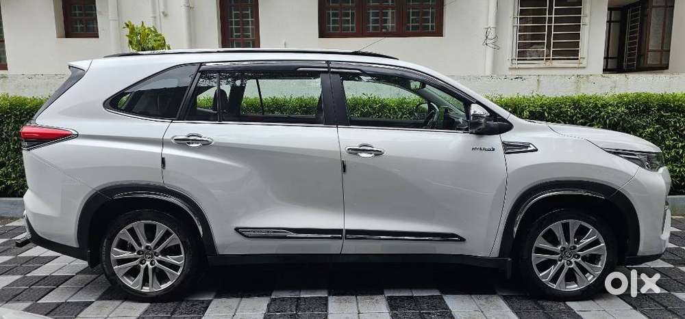 Toyota Innova Hycross 2.0 Zx (o) Hybrid 7 Str, 2024, Petrol