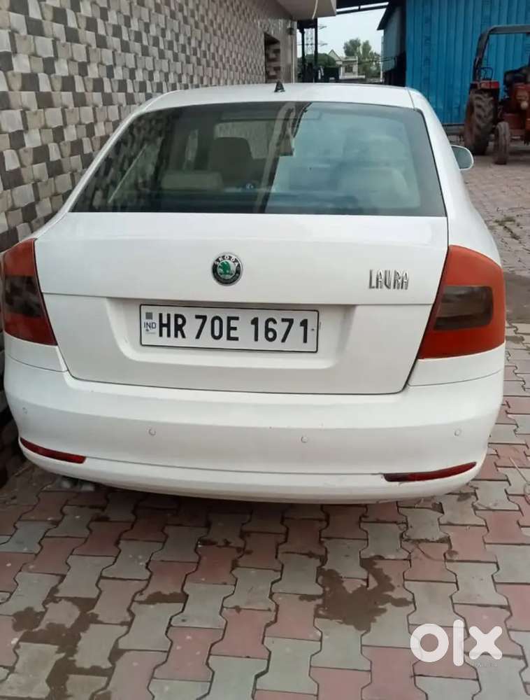 Skoda Laura 2013 Diesel 107000 Km Driven