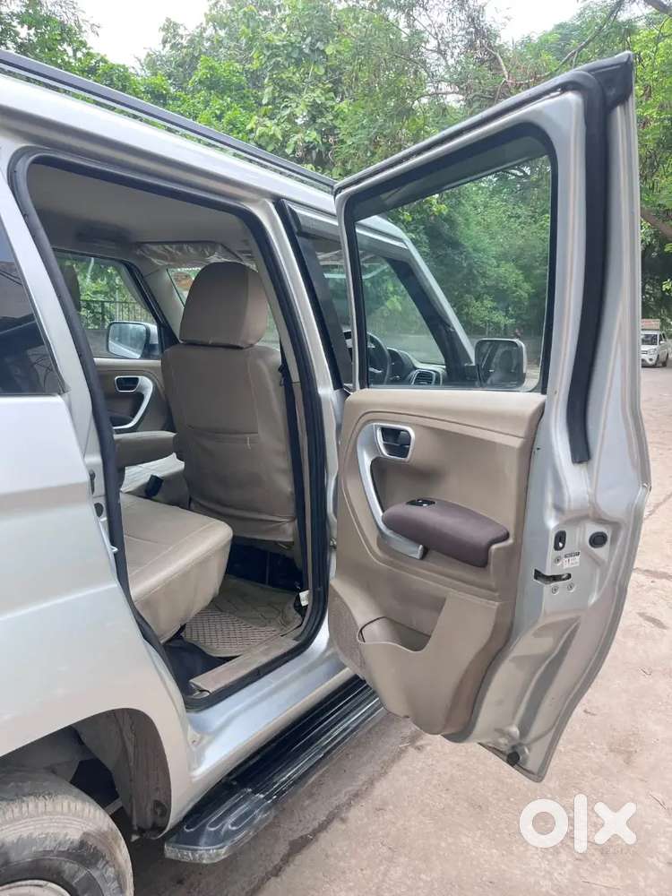 Mahindra Tuv 300 2016