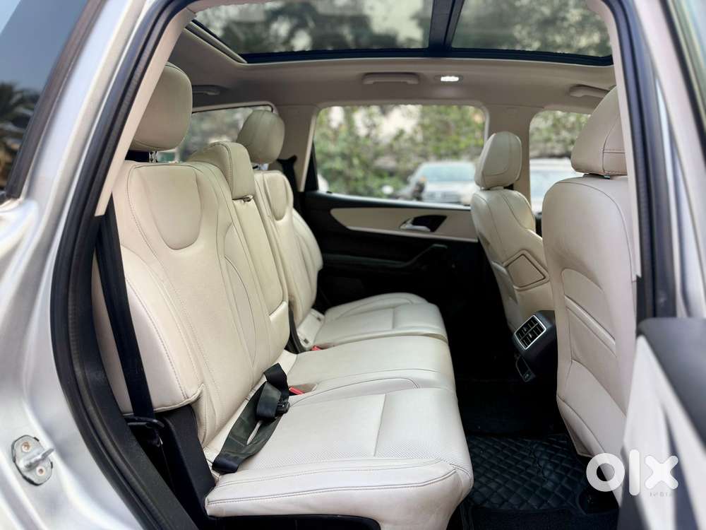 Mahindra Xuv700 2.2 Ax 7 Diesel At Luxury Pack Str Awd, 2022, Diesel