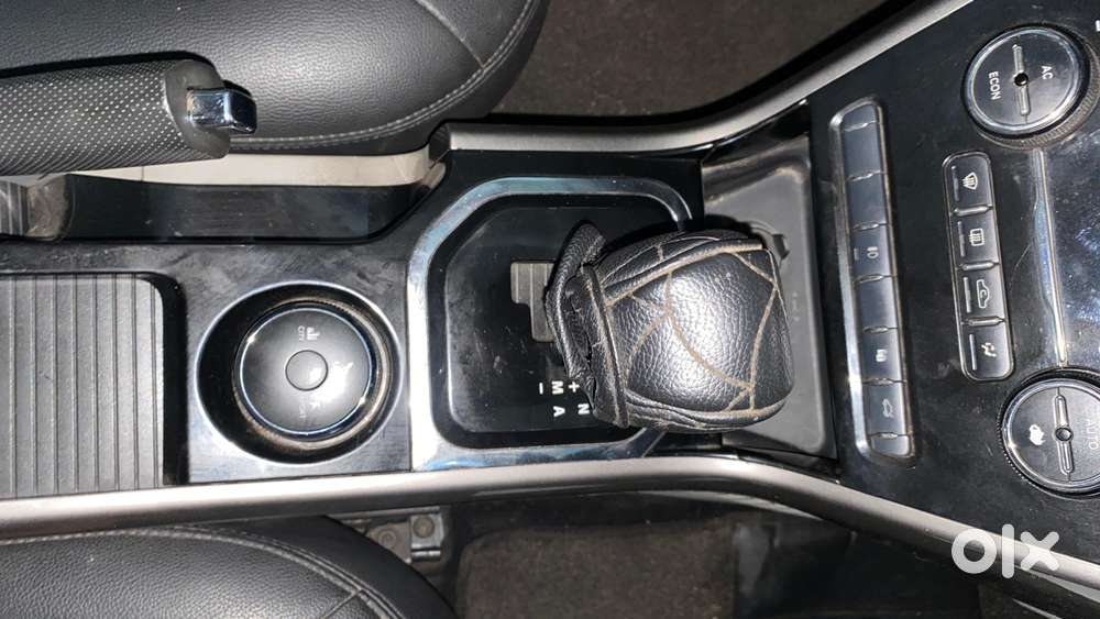 Tata Nexon 1.2 Revotron Xza Plus Dualtone, 2018, Petrol
