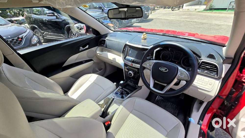 Mahindra Xuv300 1.2 W8 (o) Amt Dual Tone Petrol, 2022, Petrol