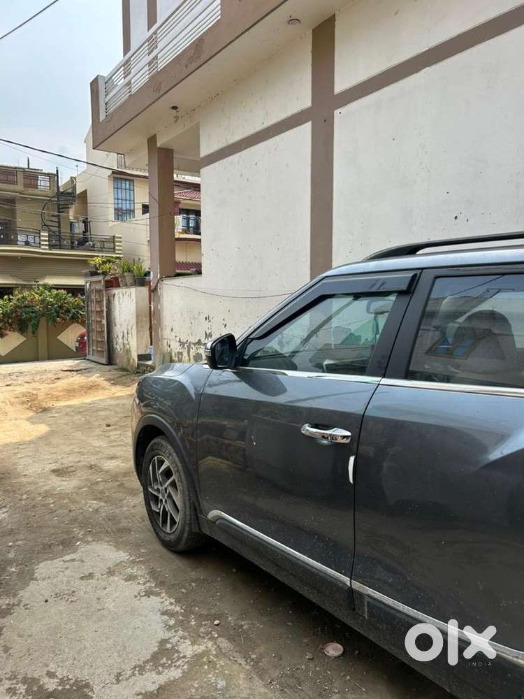 Mahindra Xuv300 Turbosport Petrol Well Maintained