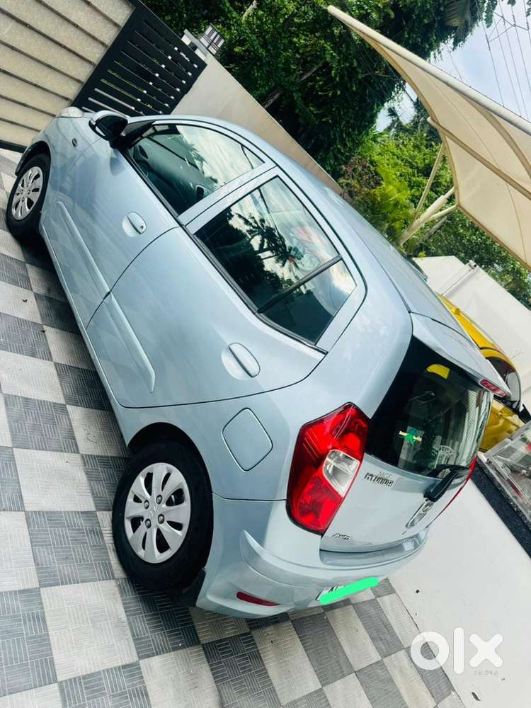 Hyundai I10 Sportz Automatic Petrol 2011 New Papers