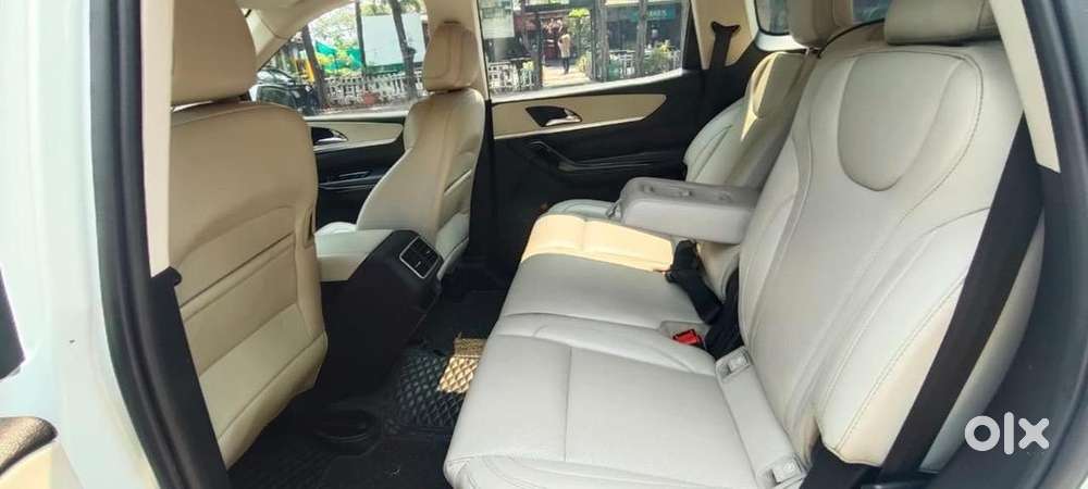 Mahindra Xuv700 2022 Diesel Well Maintained