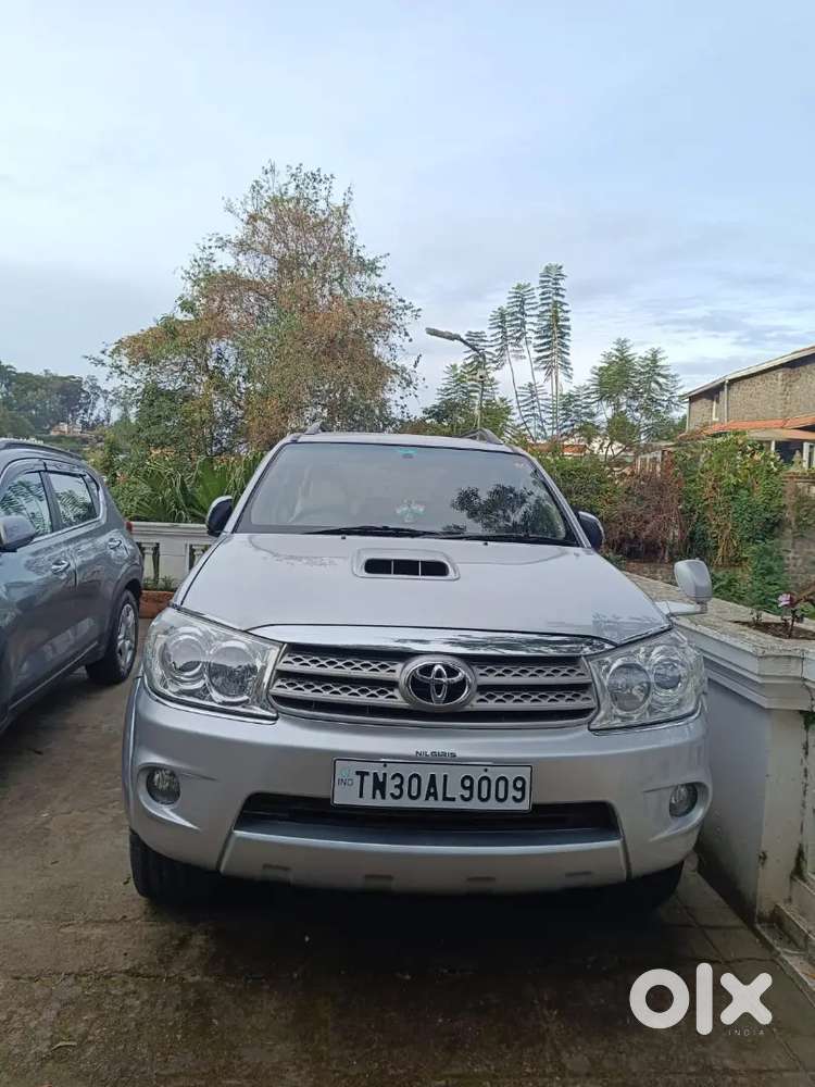 Toyota Fortuner 2011