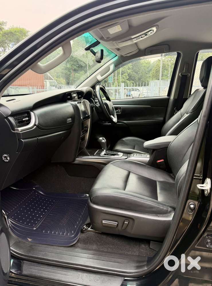 Toyota Fortuner [2021-ongoing] 2.7 2wd Petrol At, 2024, Petrol