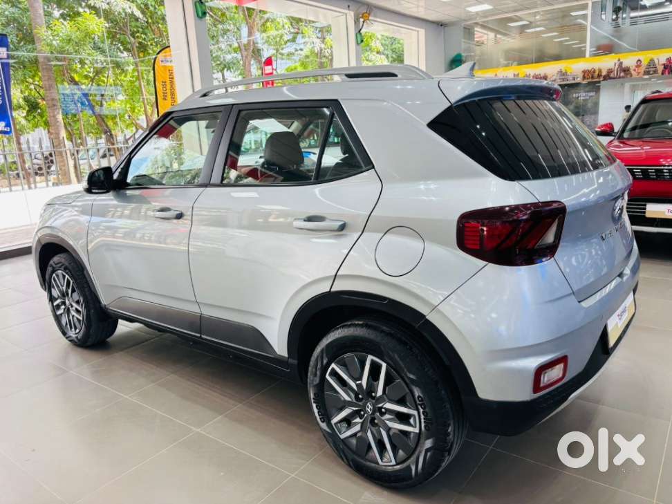 Hyundai Venue 1.2 S Plus, 2022, Petrol