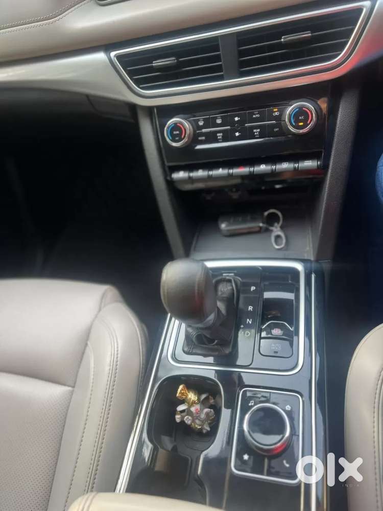 Mahindra Xuv700 2.2 Ax 7 Diesel At Luxury Pack Str, 2023, Diesel