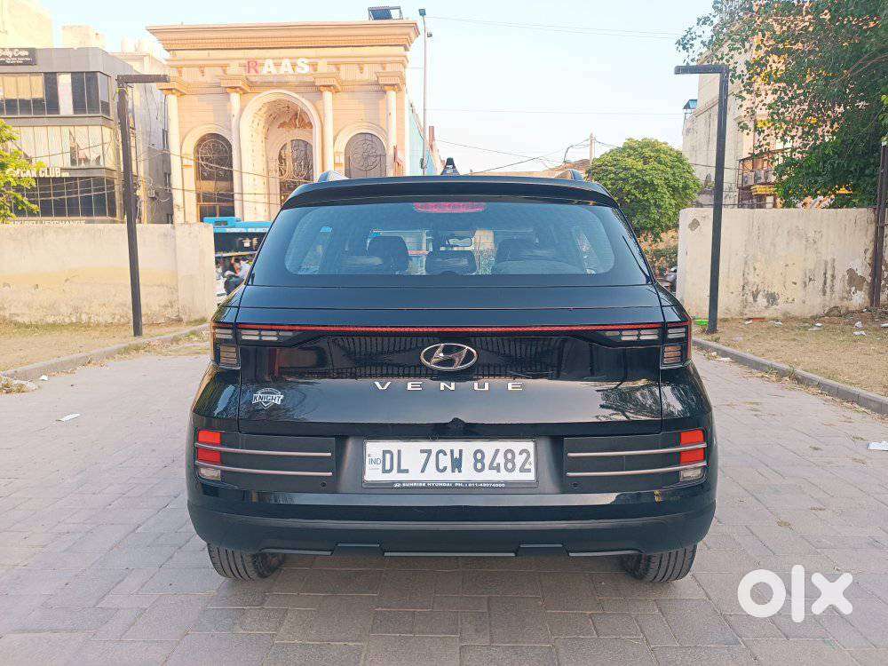 Hyundai Venue S(o) Knight Edition Mt, 2024, Petrol